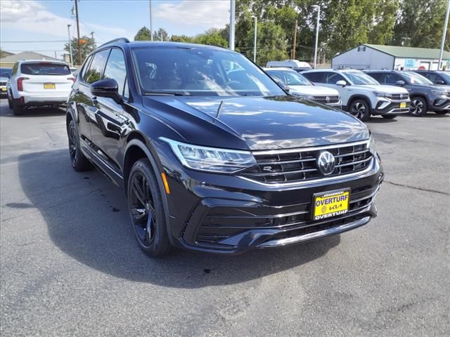 2024 Volkswagen Tiguan SE R-Line Black