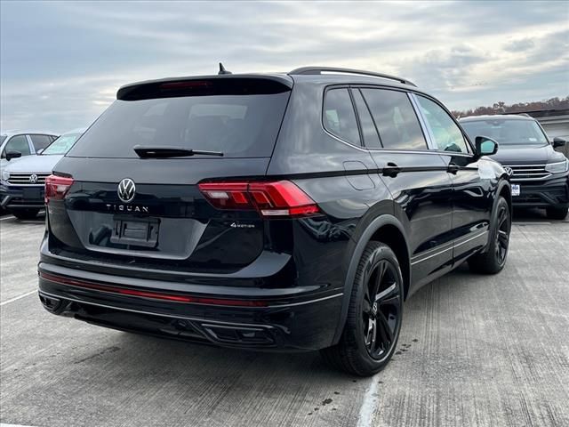 2024 Volkswagen Tiguan SE R-Line Black