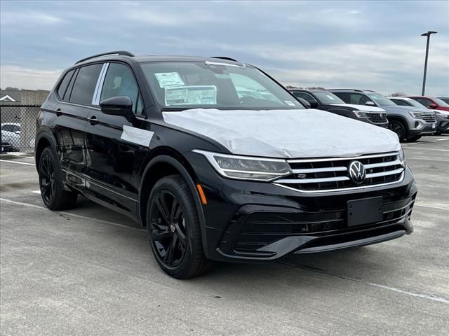 2024 Volkswagen Tiguan SE R-Line Black