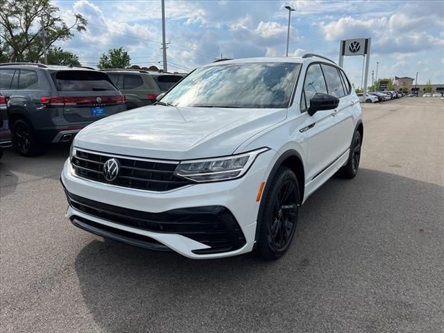 2024 Volkswagen Tiguan SE R-Line Black