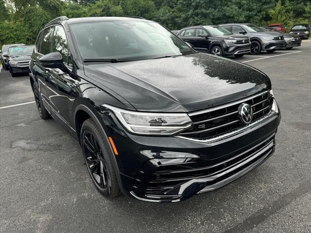 2024 Volkswagen Tiguan SE R-Line Black