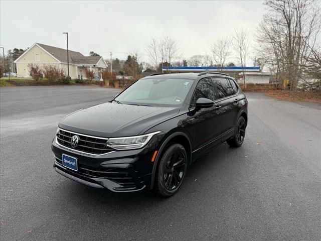 2024 Volkswagen Tiguan/Taos SE R-Line Black