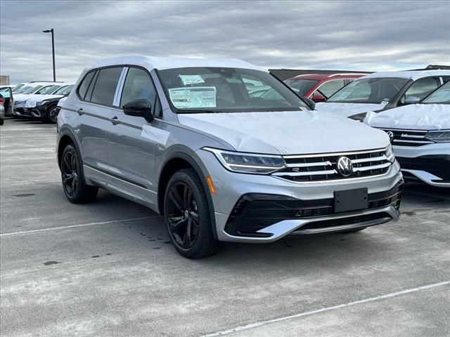 2024 Volkswagen Tiguan SE R-Line Black