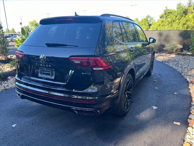 2024 Volkswagen Tiguan SE R-Line Black