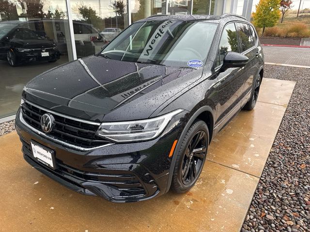 2024 Volkswagen Tiguan/Taos SE R-Line Black