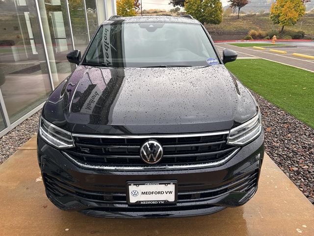 2024 Volkswagen Tiguan/Taos SE R-Line Black