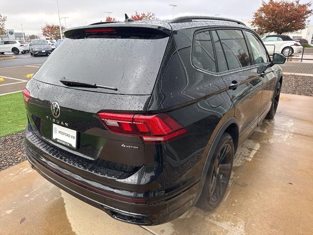 2024 Volkswagen Tiguan/Taos SE R-Line Black