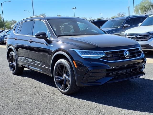 2024 Volkswagen Tiguan SE R-Line Black