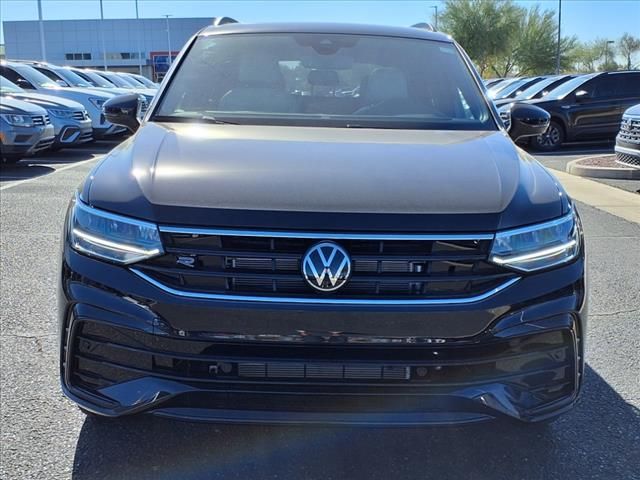 2024 Volkswagen Tiguan SE R-Line Black