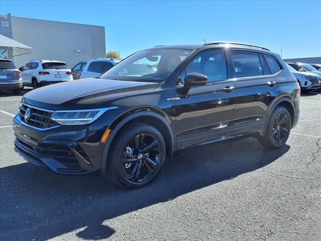 2024 Volkswagen Tiguan SE R-Line Black