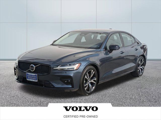 2024 Volvo S60 Plus Dark Theme