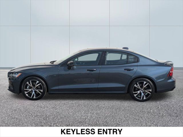 2024 Volvo S60 Plus Dark Theme