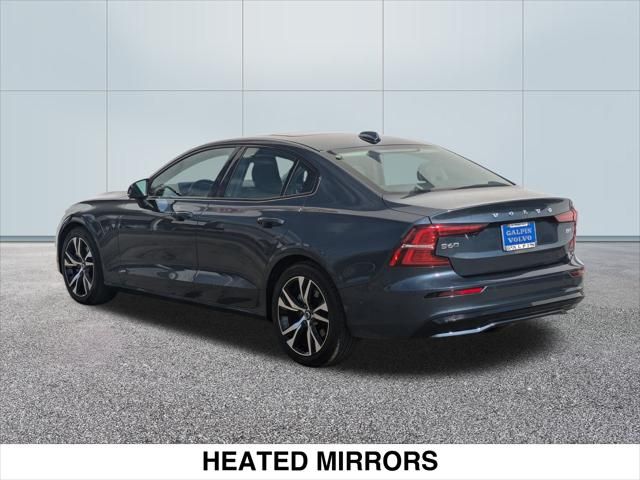 2024 Volvo S60 Plus Dark Theme