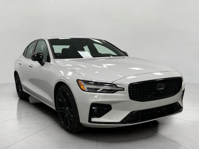 2024 Volvo S60 Plus Black Edition