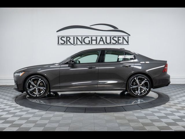 2024 Volvo S60 Plus Dark Theme