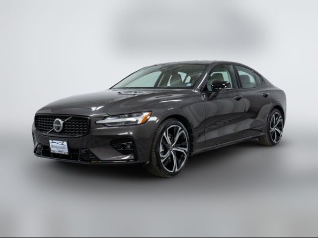 2024 Volvo S60 Plus Dark Theme