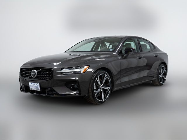 2024 Volvo S60 Plus Dark Theme