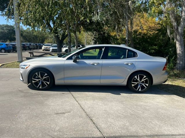 2024 Volvo S60 Plus Dark Theme