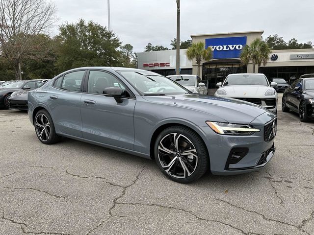 2024 Volvo S60 Core Dark Theme