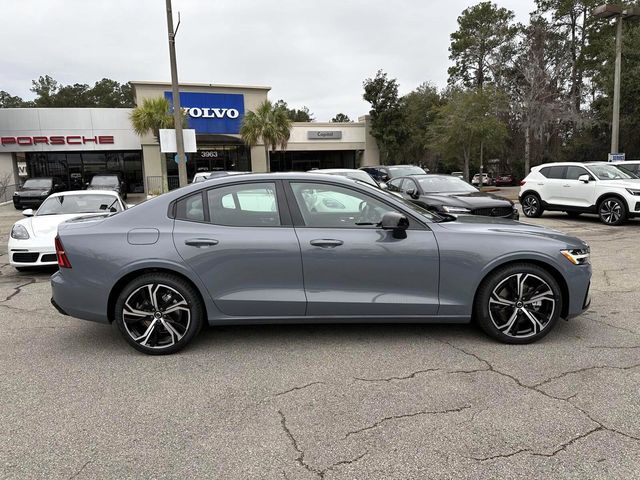 2024 Volvo S60 Core Dark Theme