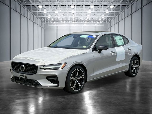 2024 Volvo S60 Core Dark Theme