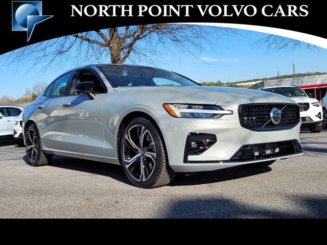 2024 Volvo S60 Core Dark Theme