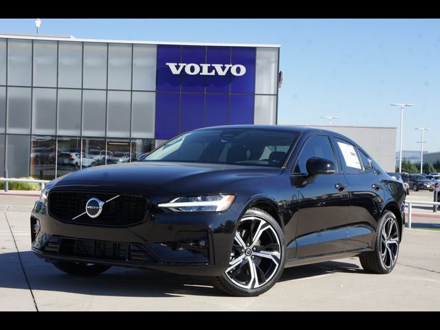 2024 Volvo S60 Core Dark Theme