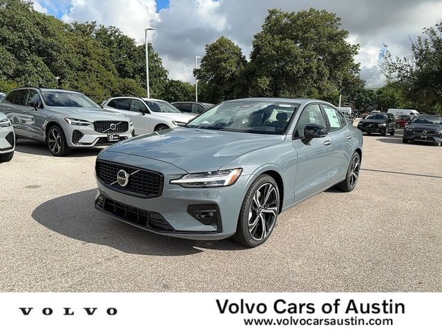 2024 Volvo S60 Core Dark Theme