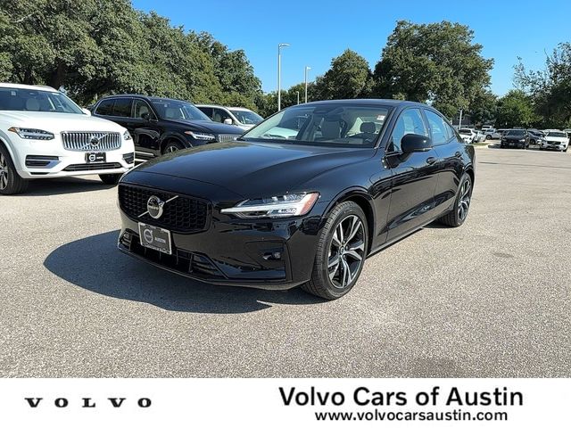 2024 Volvo S60 Core Dark Theme