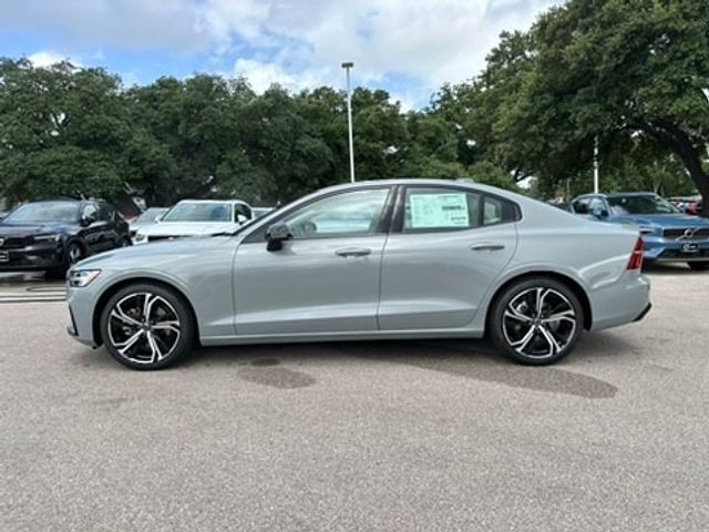 2024 Volvo S60 Core Dark Theme