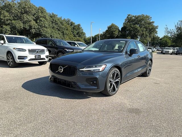 2024 Volvo S60 Core Dark Theme