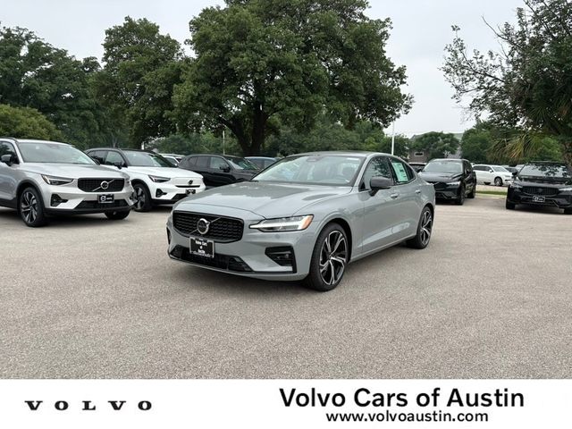 2024 Volvo S60 Core Dark Theme