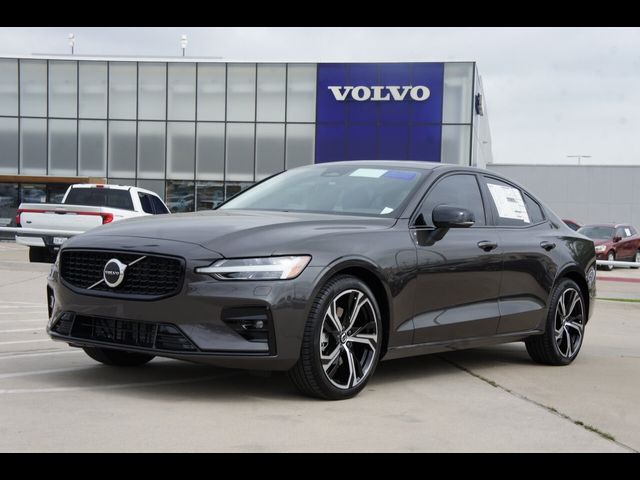 2024 Volvo S60 Core Dark Theme