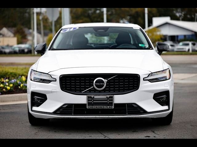 2024 Volvo S60 Core Dark Theme