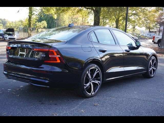 2024 Volvo S60 Core Dark Theme