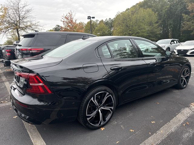 2024 Volvo S60 Core Dark Theme