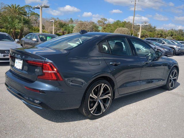 2024 Volvo S60 Core Dark Theme