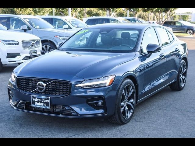 2024 Volvo S60 Core Dark Theme