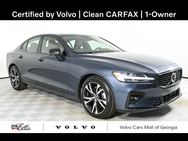 2024 Volvo S60 Core Dark Theme