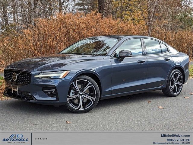 2024 Volvo S60 Core Dark Theme