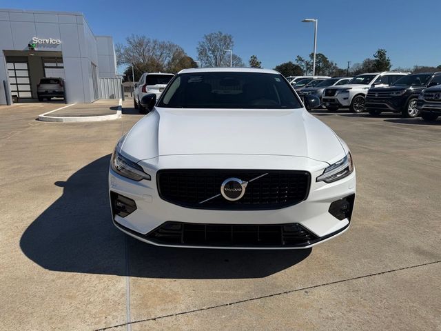 2024 Volvo S60 Core Dark Theme