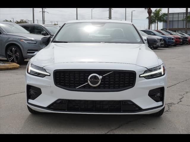 2024 Volvo S60 Core Dark Theme