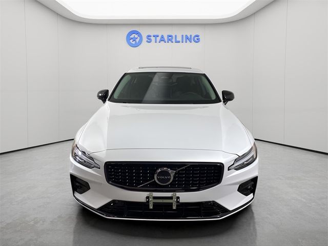 2024 Volvo S60 Core Dark Theme