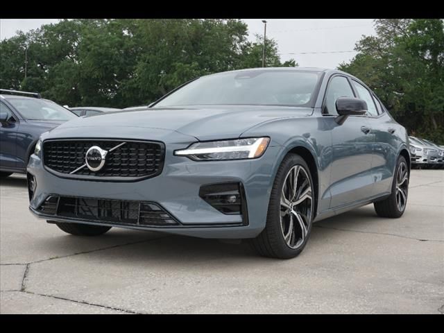 2024 Volvo S60 Core Dark Theme