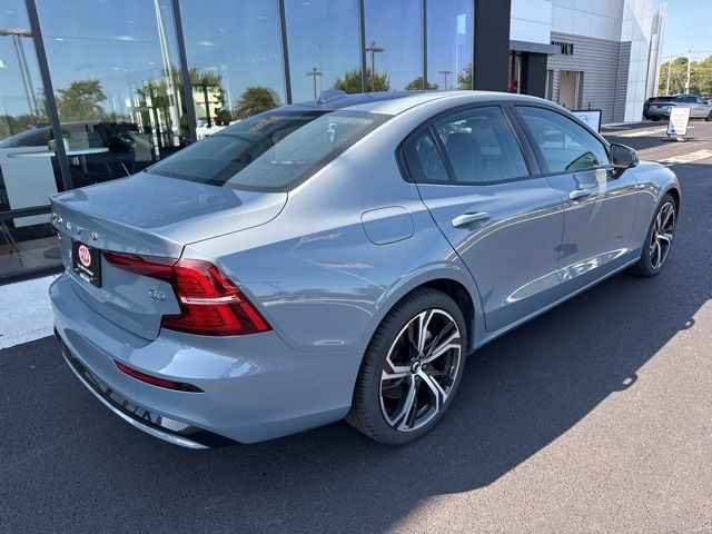 2024 Volvo S60 Core Dark Theme