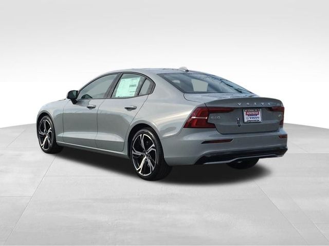 2024 Volvo S60 Core Dark Theme