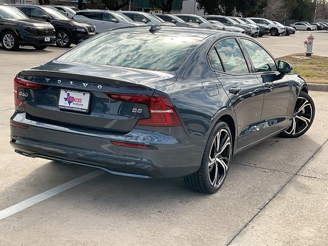 2024 Volvo S60 Core Dark Theme