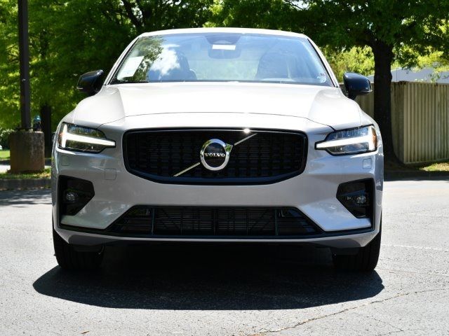 2024 Volvo S60 Core Dark Theme