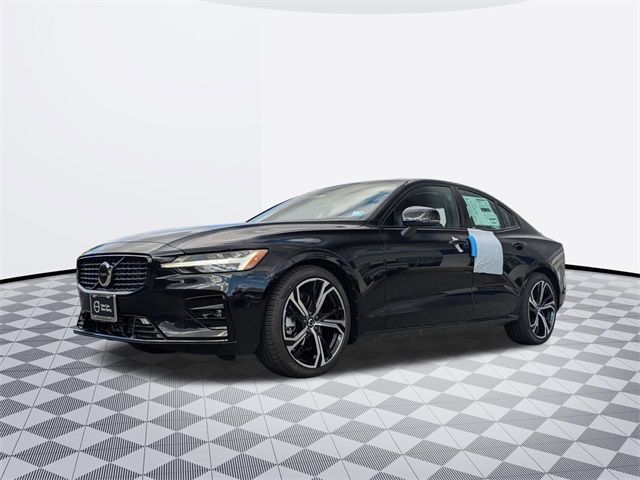 2024 Volvo S60 Core Dark Theme