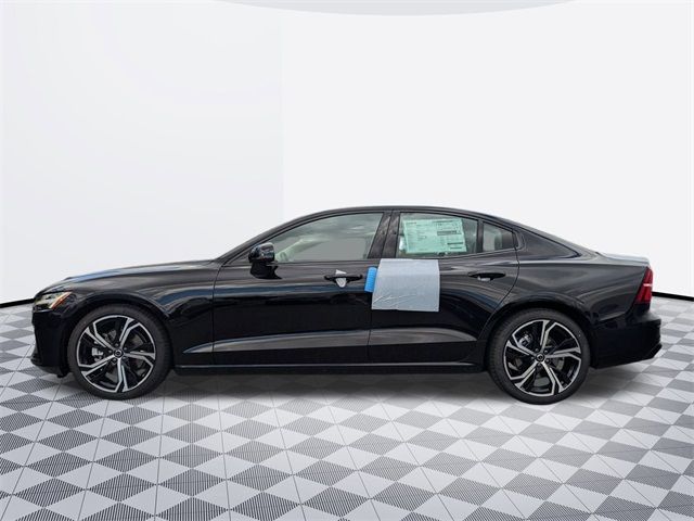 2024 Volvo S60 Core Dark Theme